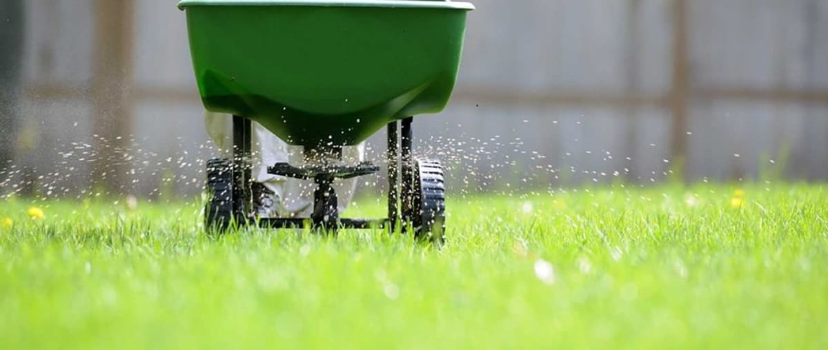 lawn fertilizer True Lawn Care Inc